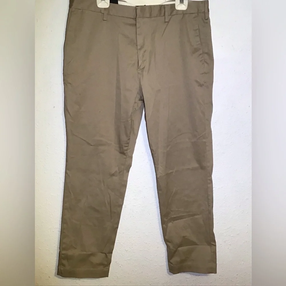 Banana Republic Rapid movement chino khaki pants size 38